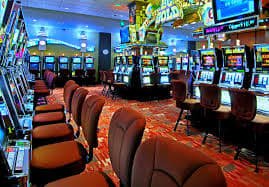 erek2 32 platform dashboard showing Liga 1 fixtures, live dealer tables, and slot games